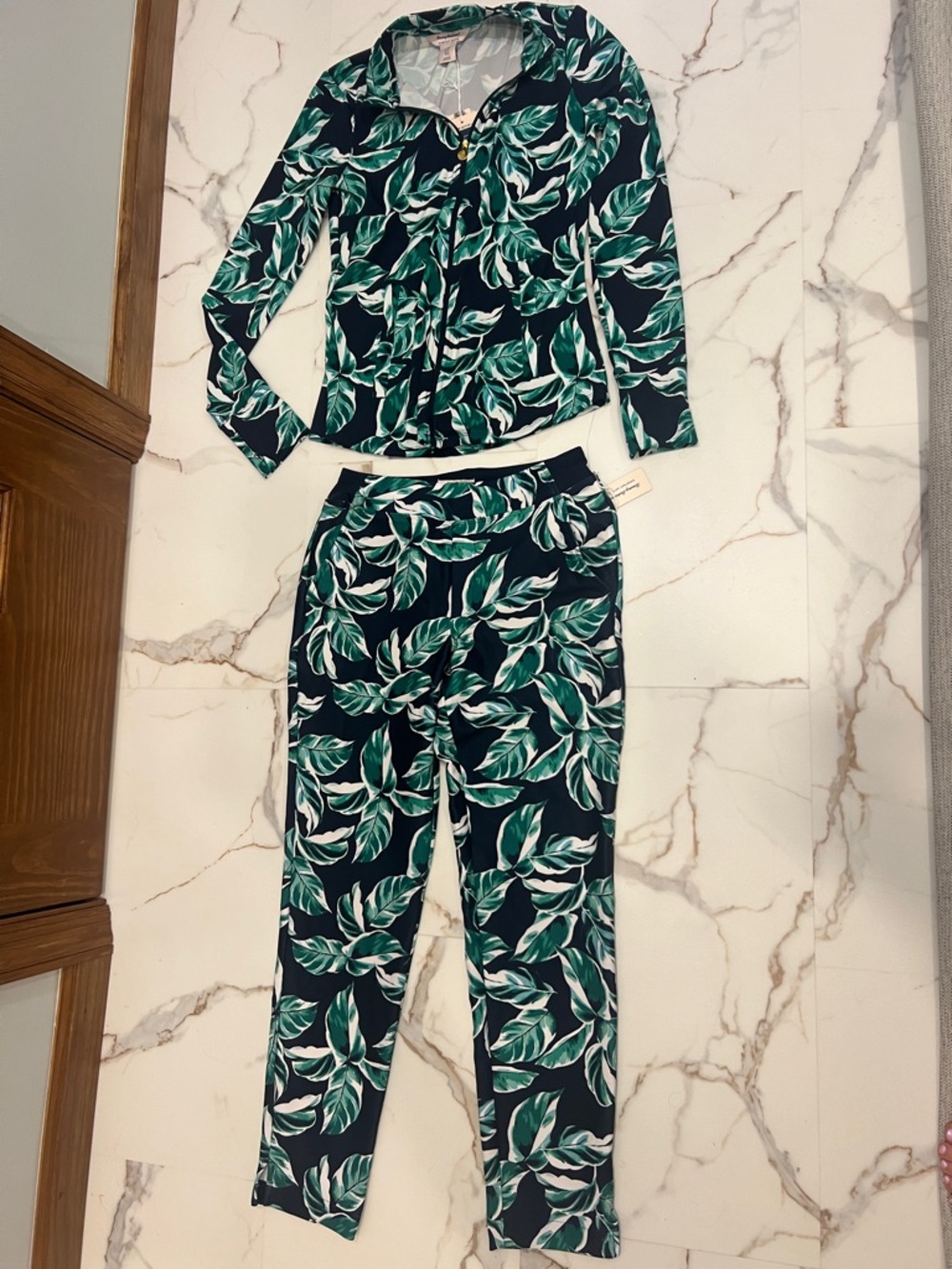 Set of Tommy Bahama Navy Green Tropical “Everyday Active” wear, XS/S, 28” inseam